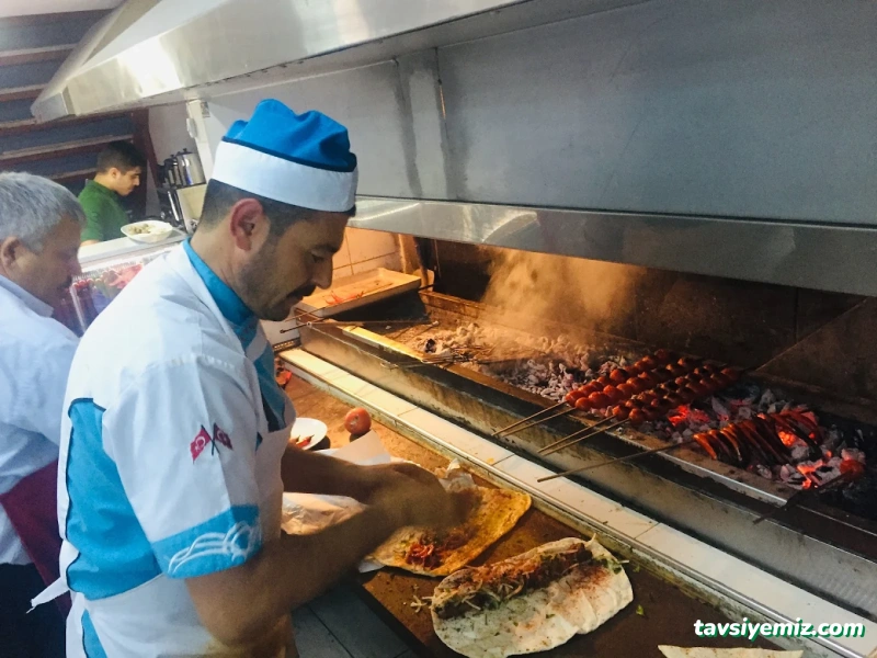 Üç Kardeşler Ocakbaşı Fırınlı Kasap