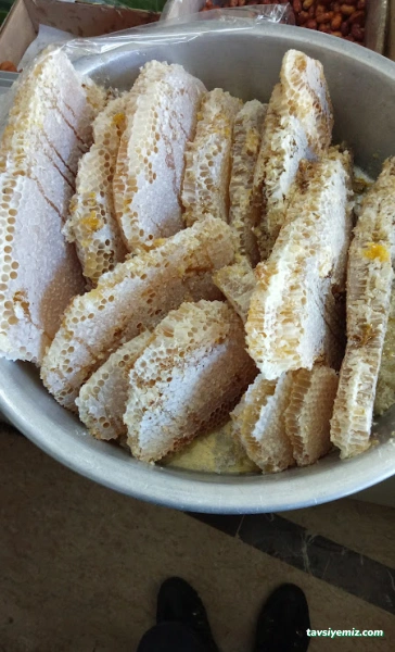 Ünaldı Bal Aktriye