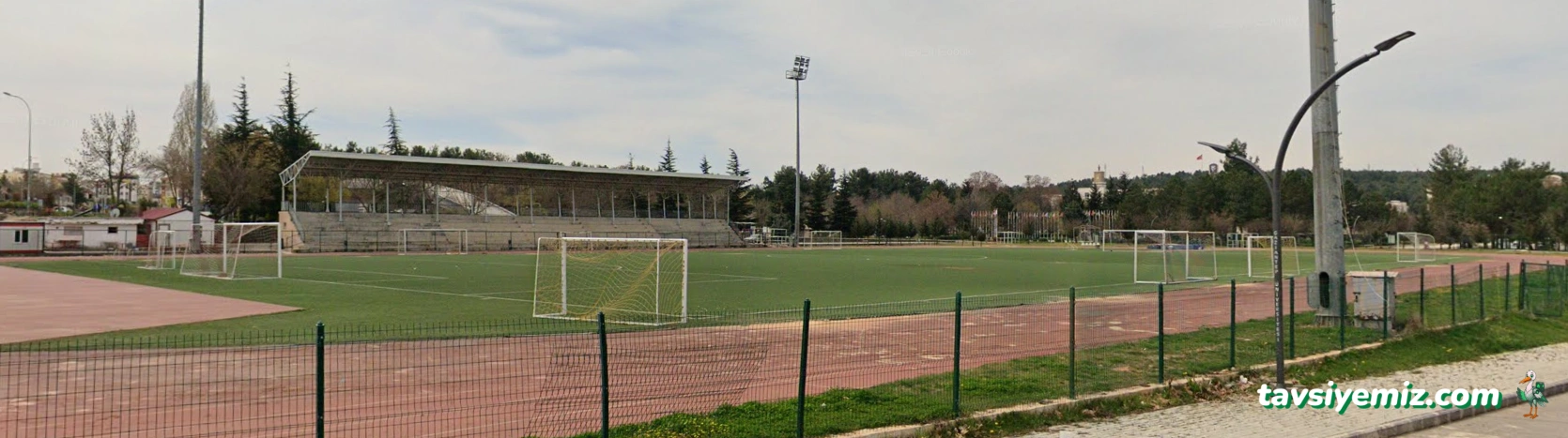 Üniversite Halı Sahası