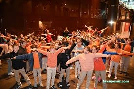 Uşşak Sanat Akademi Kişisel Gelişim Ve Sanat Kursu