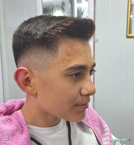 Usta Eli Erkek Kuaförü