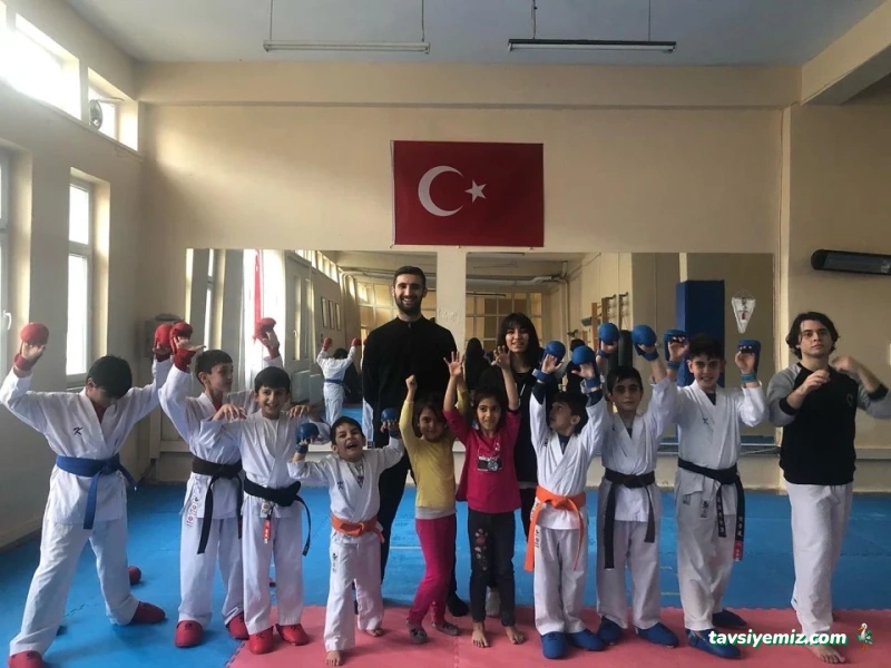 Uzakdoğu Sporları Salonu