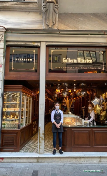 Vitavien | İstiklal