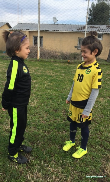 Yeni Nesil Futbol Okulu Özden Halı Saha