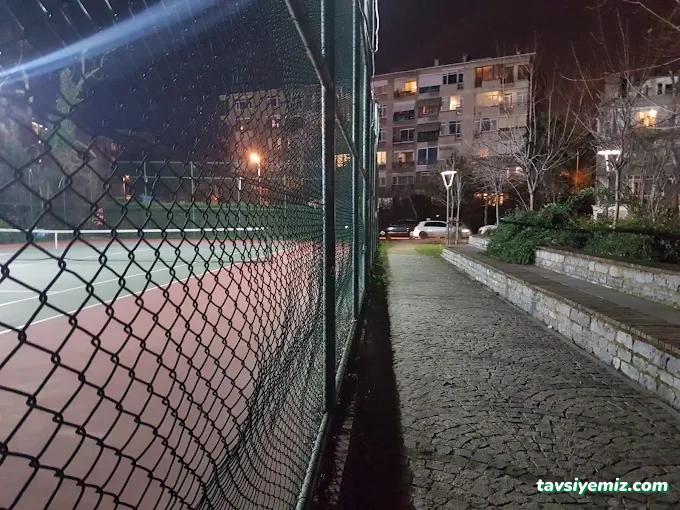 Yoğurtçu Parkı Tenis Kortu