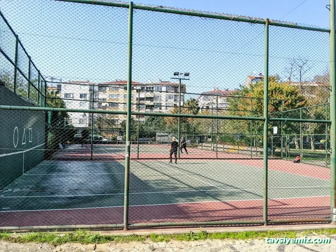 Yoğurtçu Parkı Tenis Kortu
