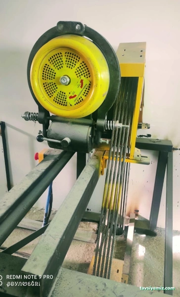 Yükselen Kardeşler Asansör